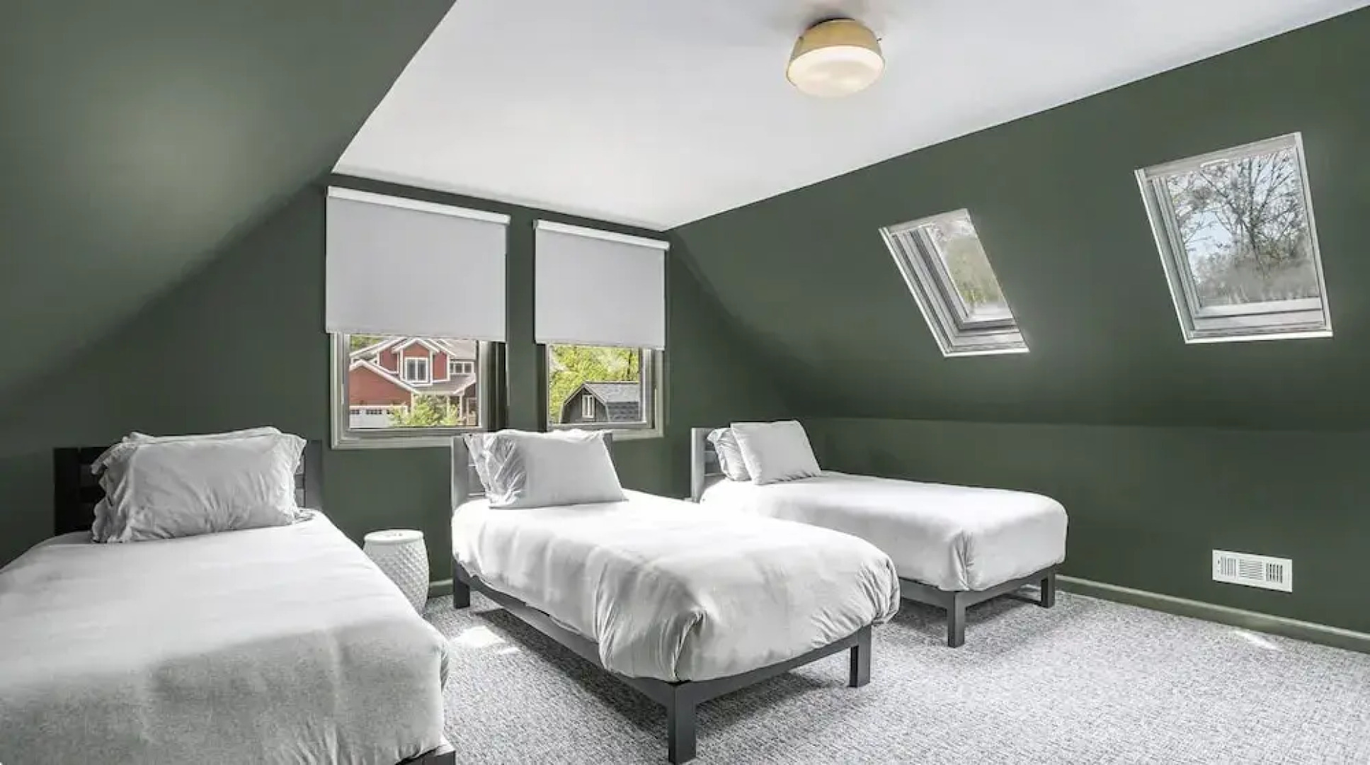 The Neighborhood Hotel - Grand Beach