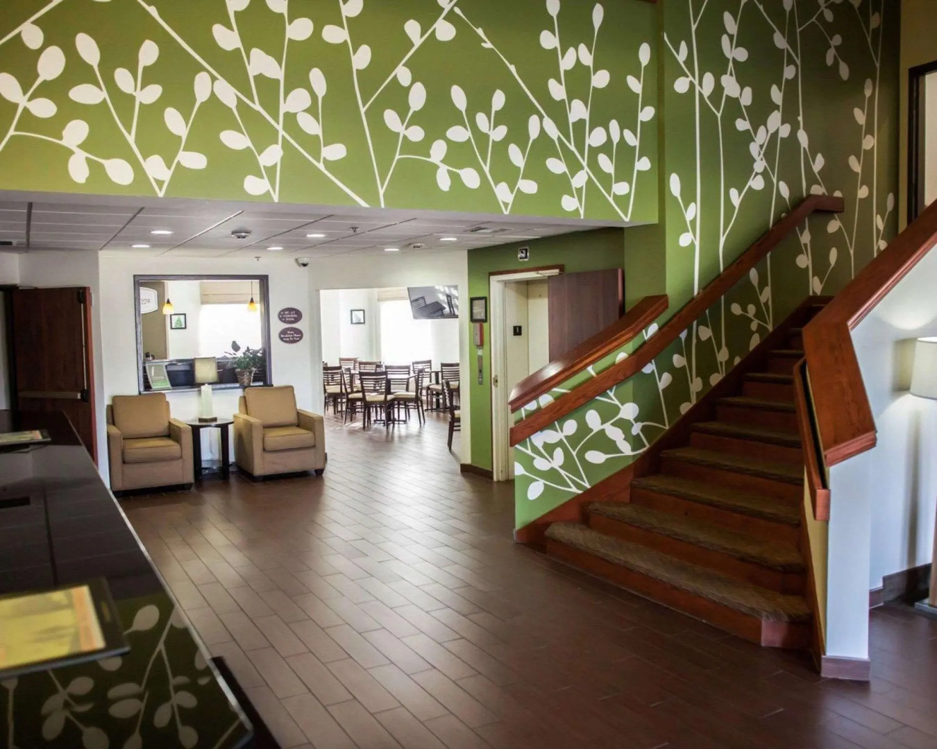 Garner Hotel Topeka West, by IHG