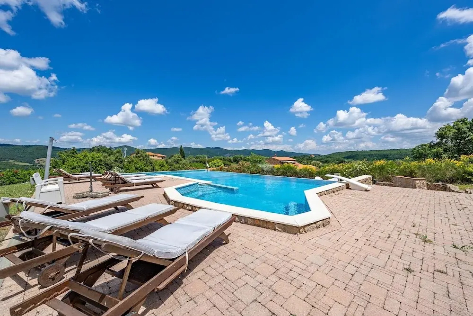 Pool Villa Angela Whirlpool