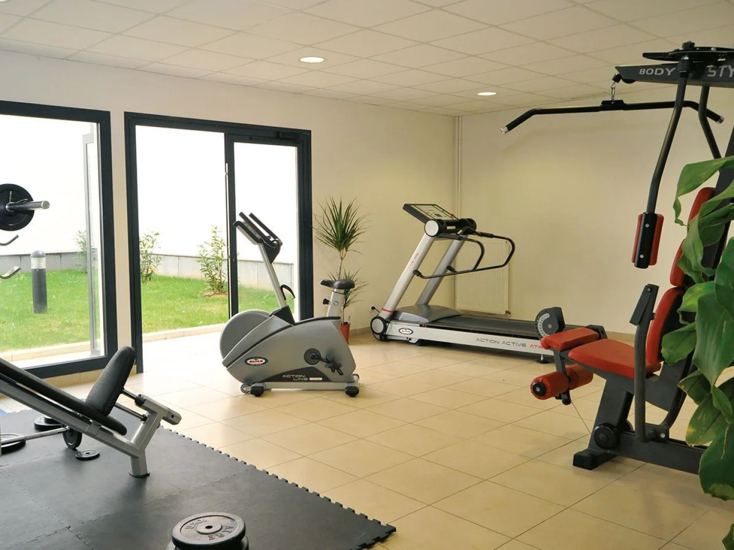 Park & Suites Confort Les Ulis