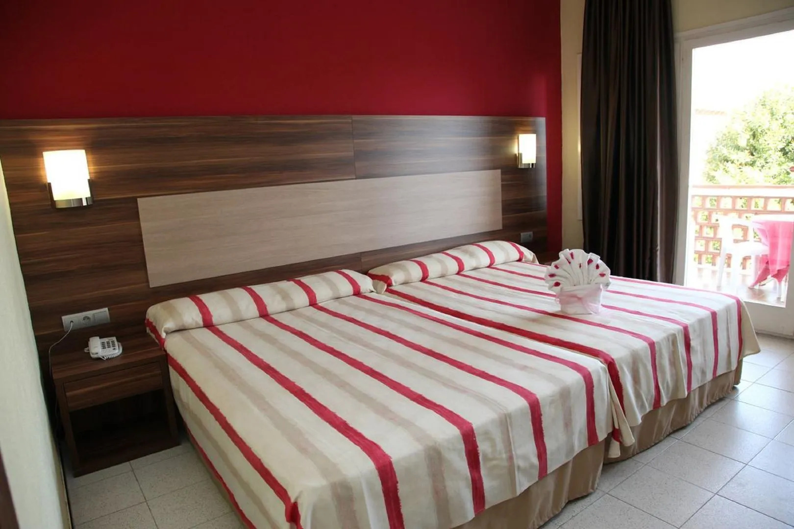 Отель 4R Gran Europe