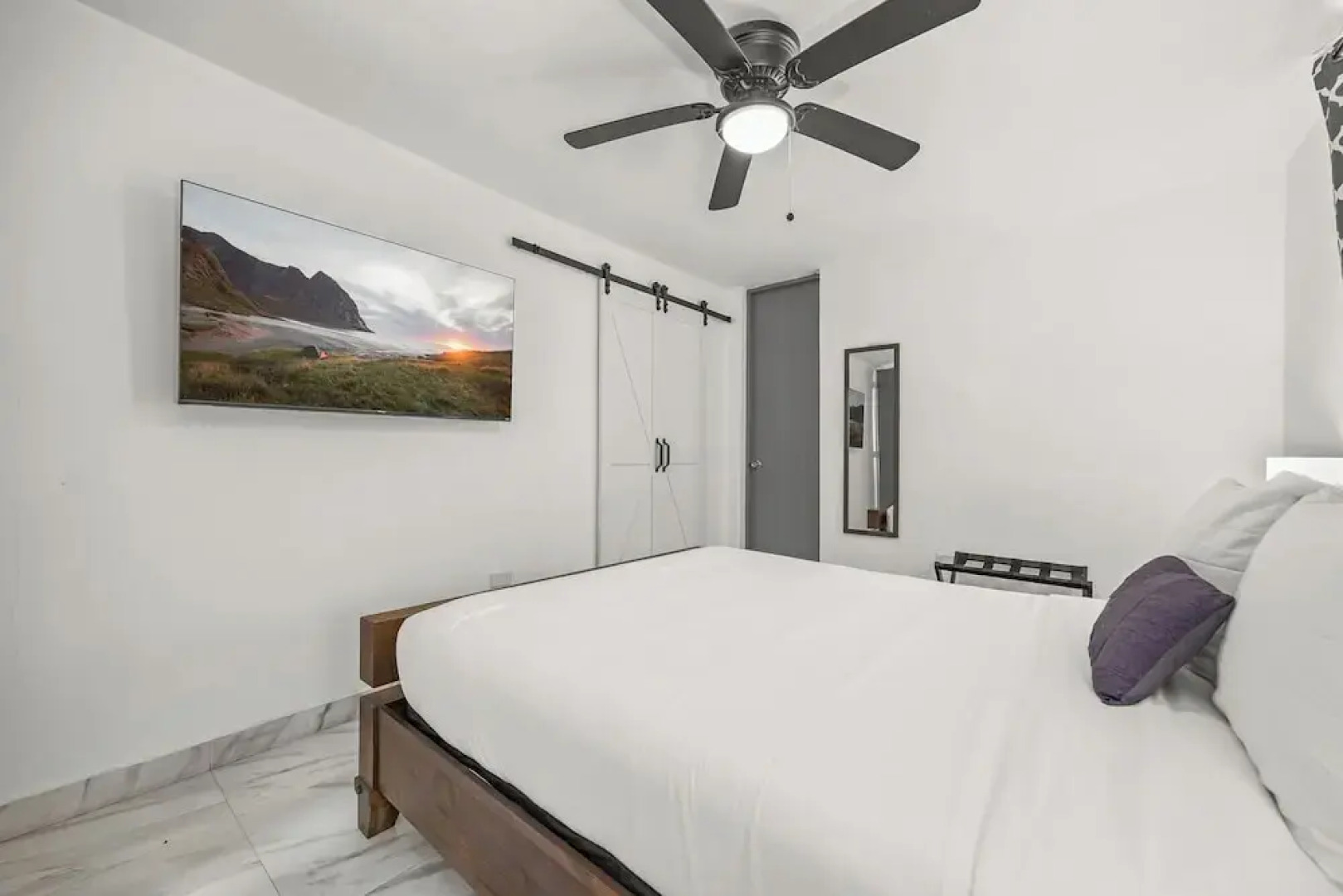 Private Pool Near the Beach Pet Friendly