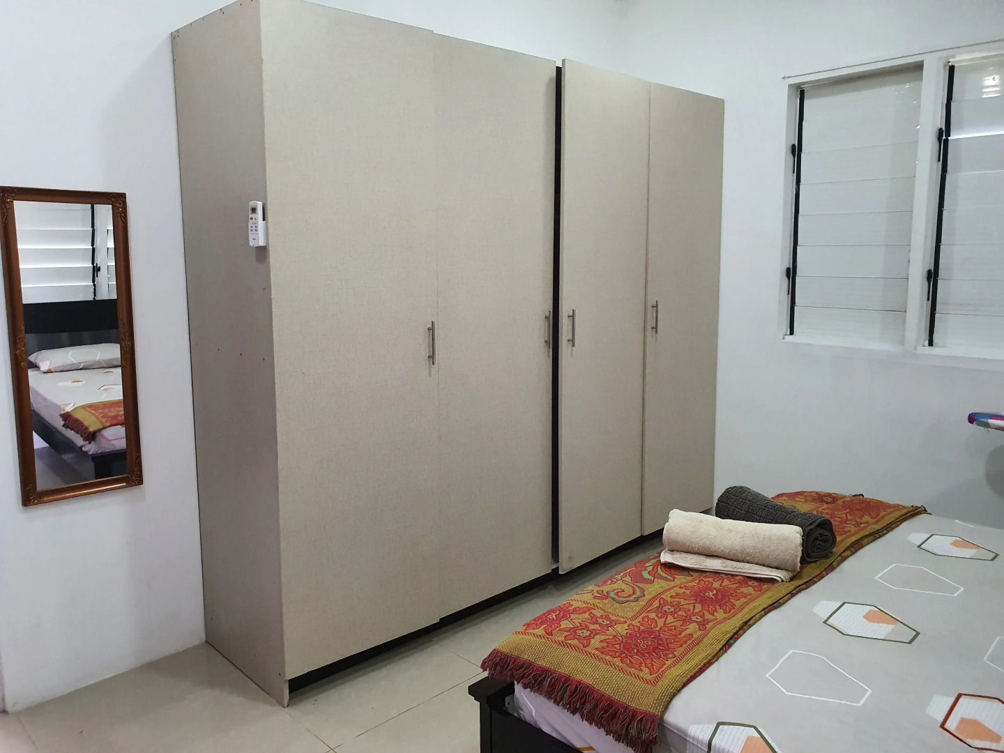 Single Room with Shared Kitchen and Living Room