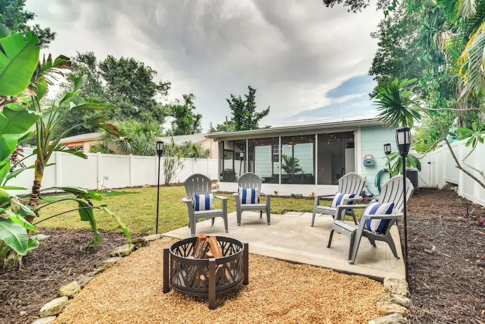 Pinellas Park Home: Swim, Golf, Grill & More!