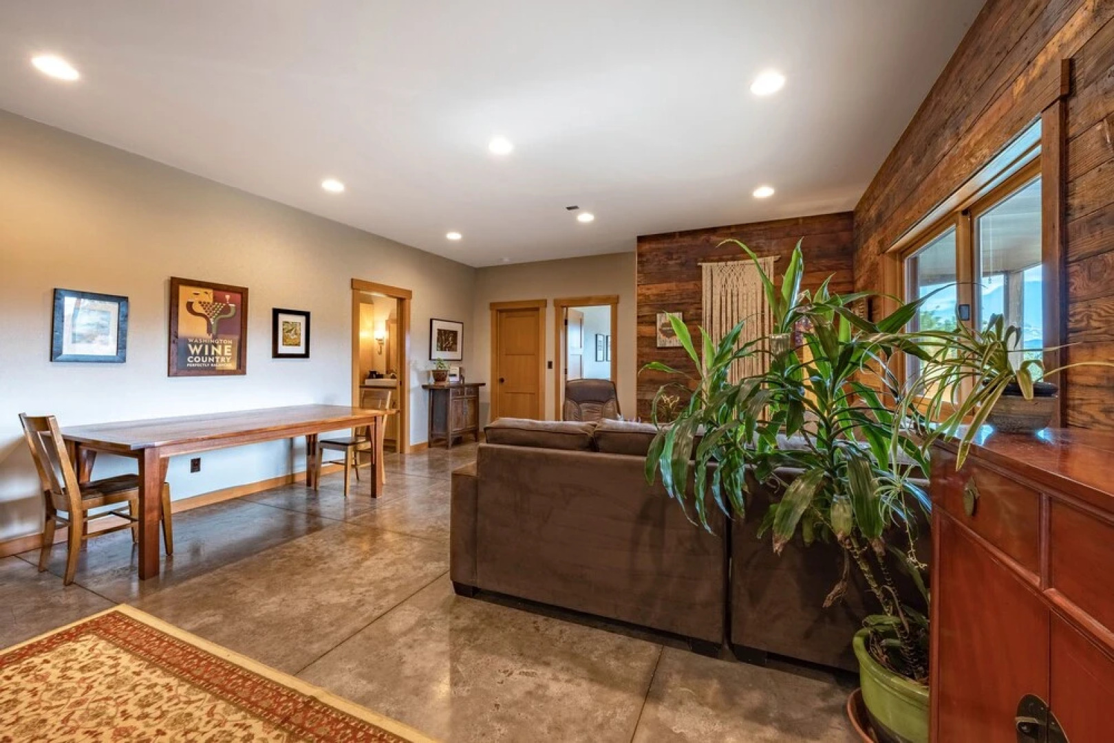 Zen View 2 Bedroom Home by Redawning