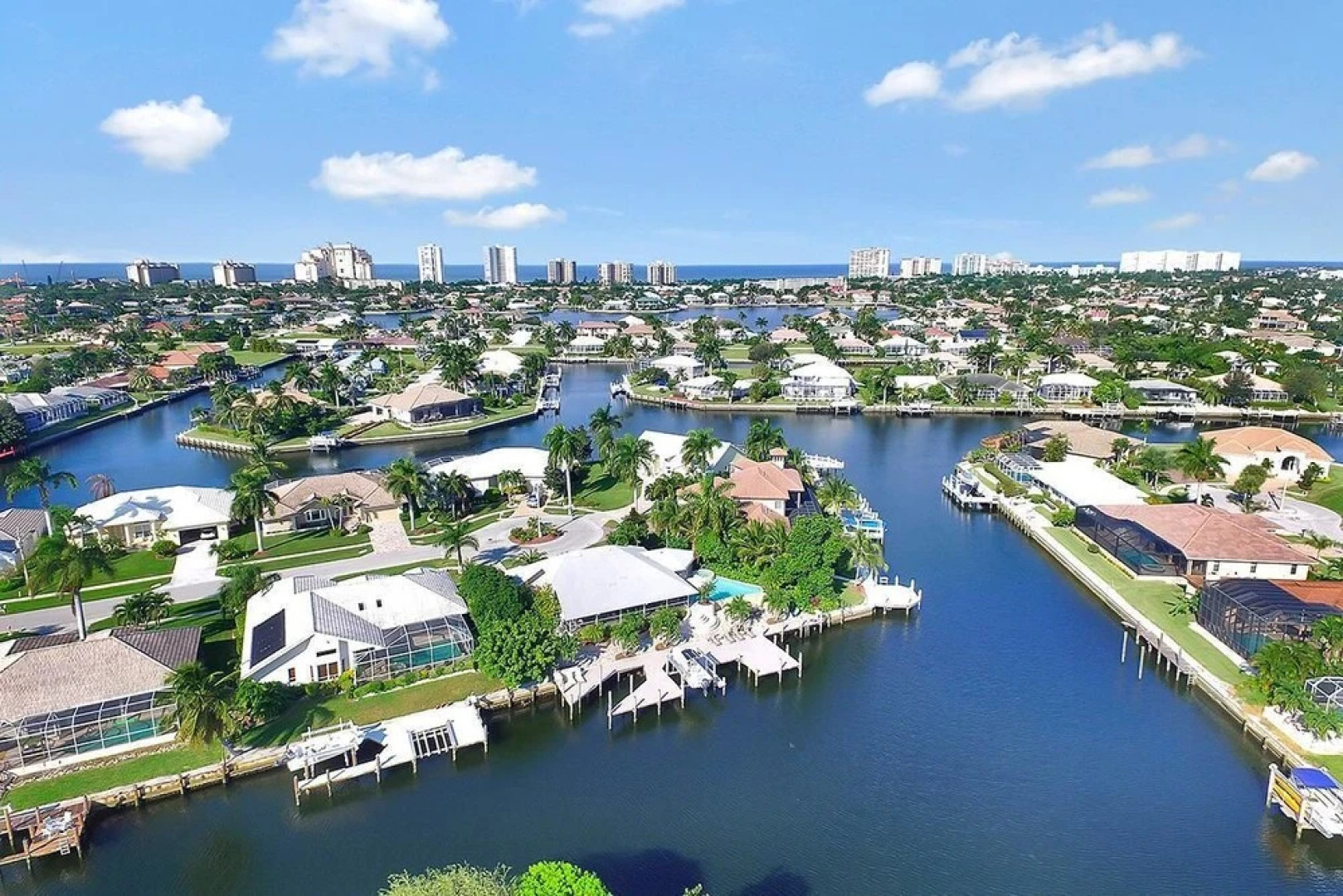 WH1074 3 Bedroom Holiday Home by Marco Naples Vacation Homes