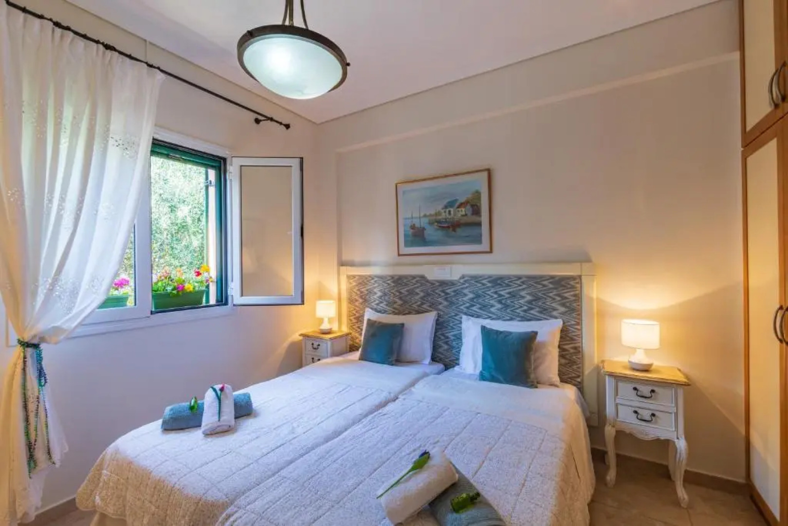 BLUE Marine Seaside View Luxury Apartment