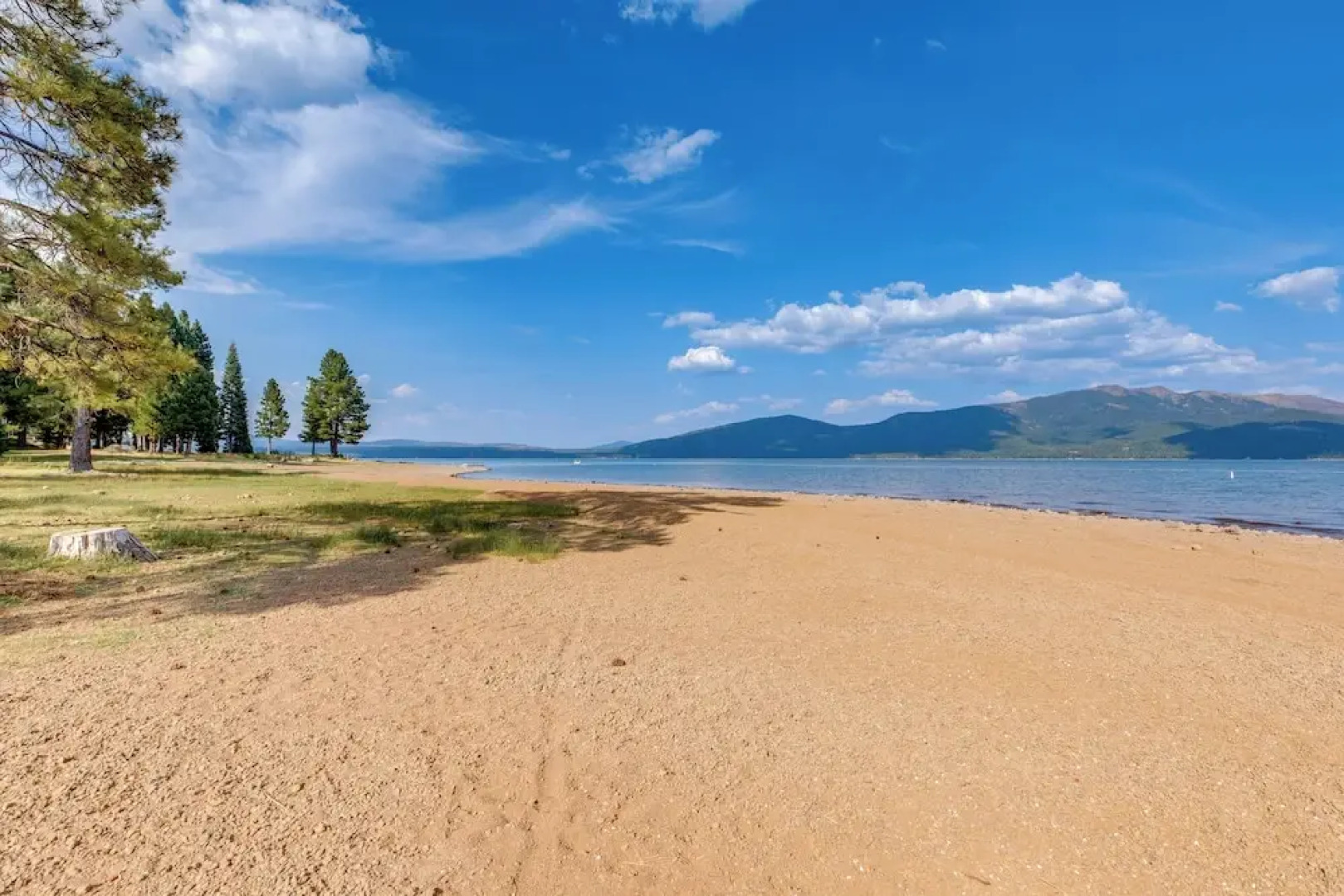 1 Mi to Beach & Golf Course! Lake Almanor Cabin