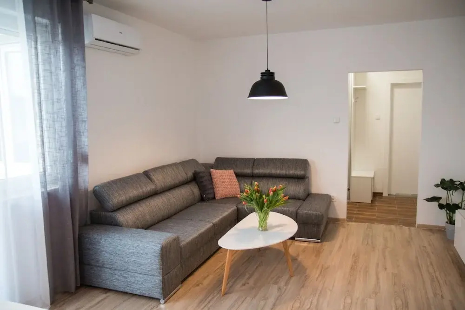 Apartament F&J