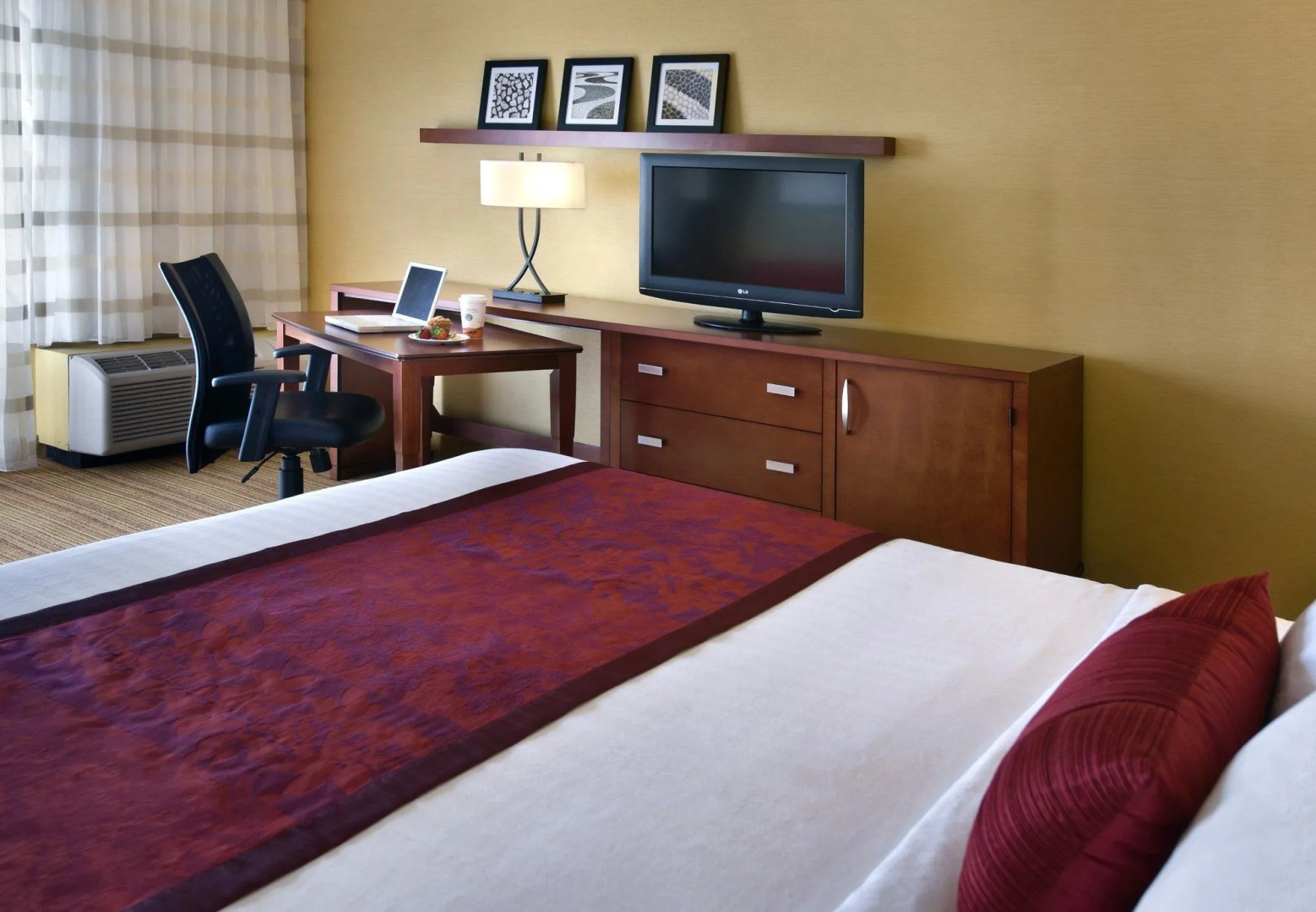 Courtyard by Marriott Pittsburgh Airport