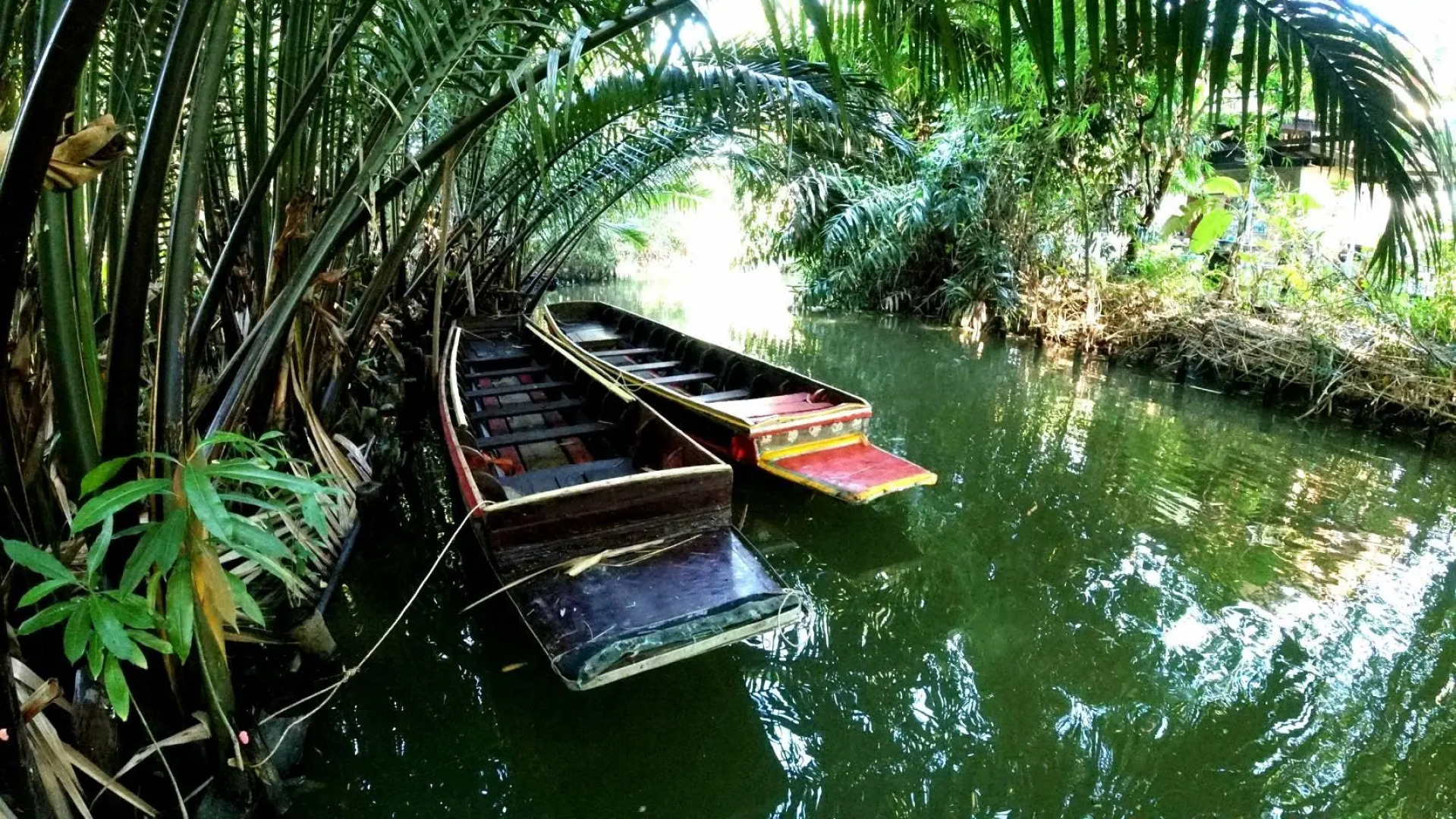 Baan Klangsuan Bang Korbua