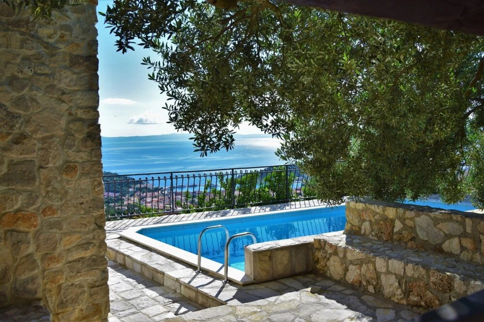 Villa Sara with pool