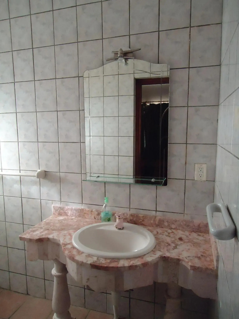 Sea Horizon Apartments (across from Mambo Beach)