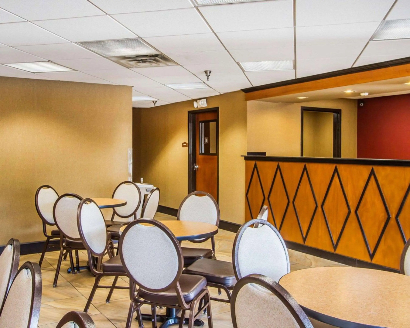 Rodeway Inn & Suites Clarksville near Governors Square Mall