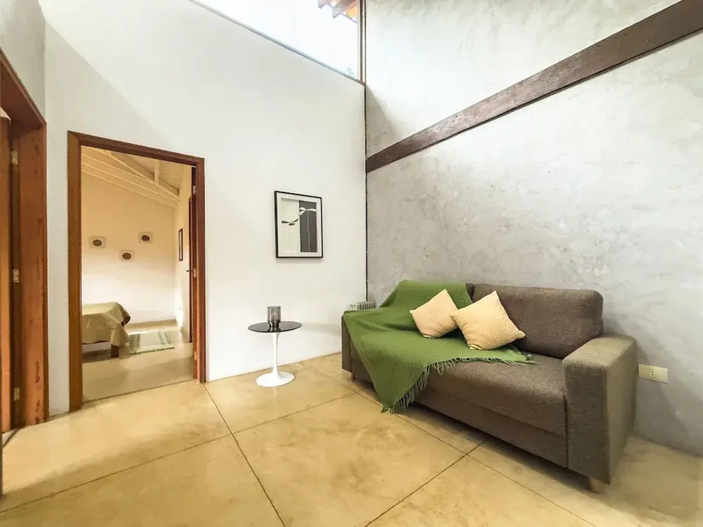 Casa com Piscina Privativa e Natureza – Granja Viana, São Paulo