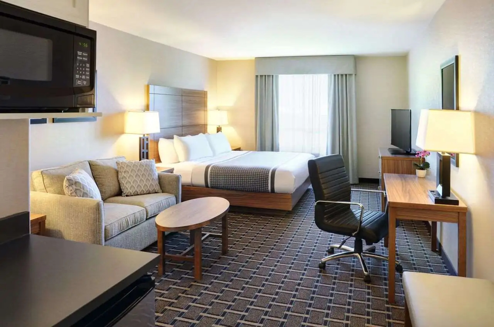 Pomeroy Inn And Suites Vermilion