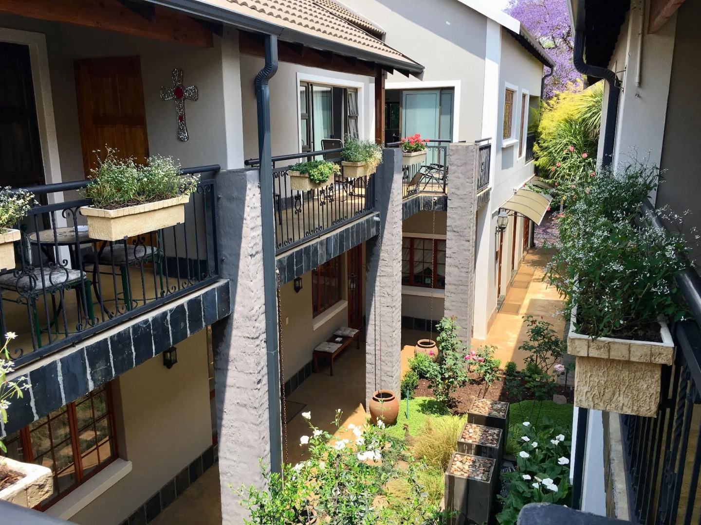 Dunvegan Execu Lodge