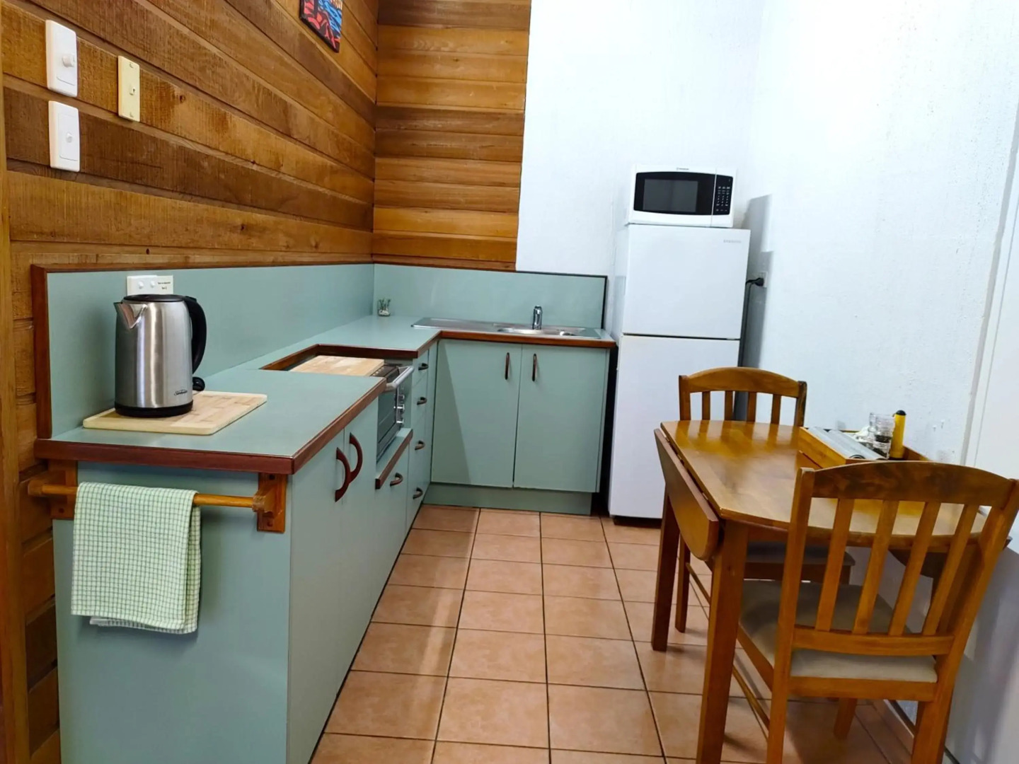 Beachside Cottage - A Private Peaceful Hidden Gem 50m to Beach