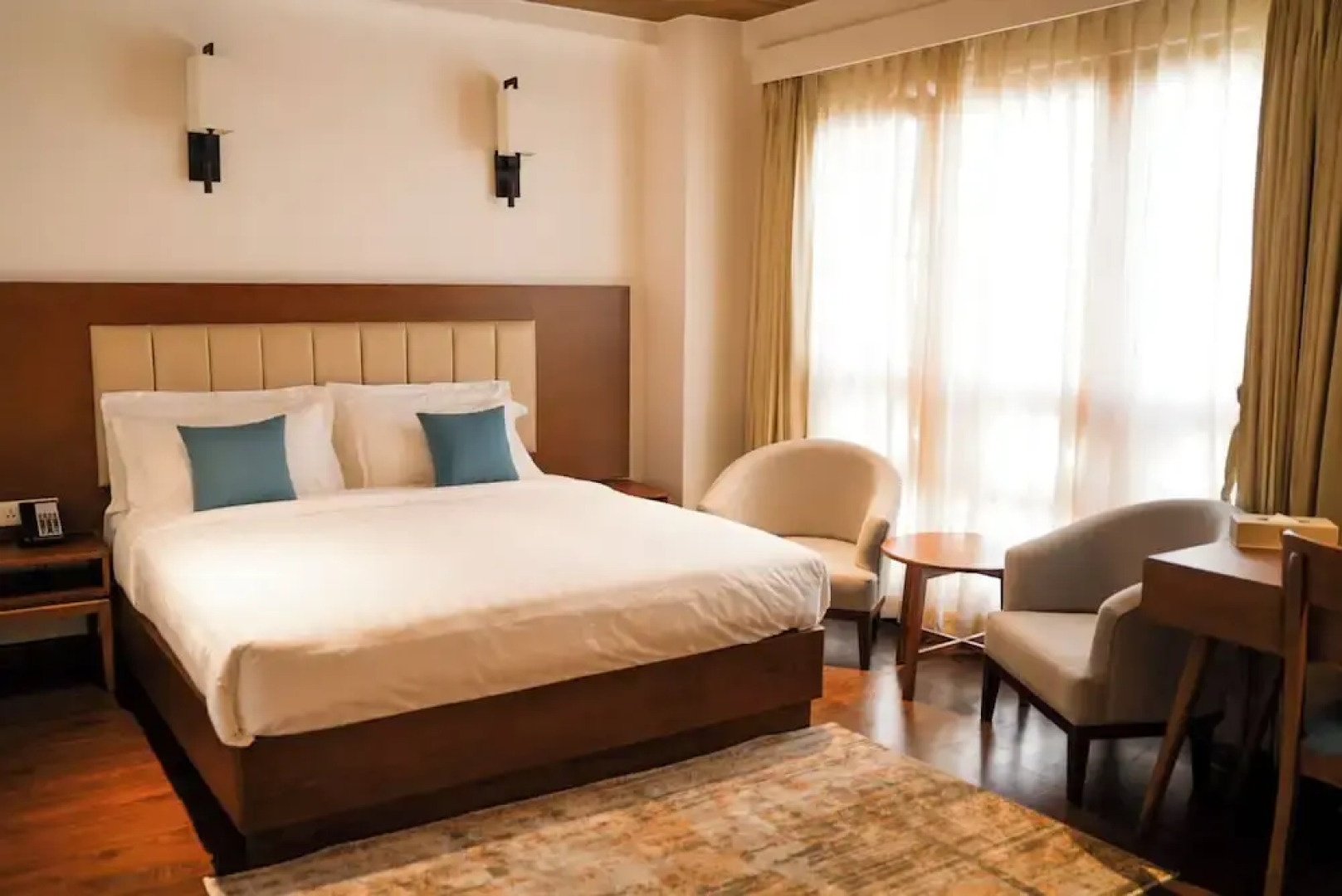 The 33rd Executive Suites