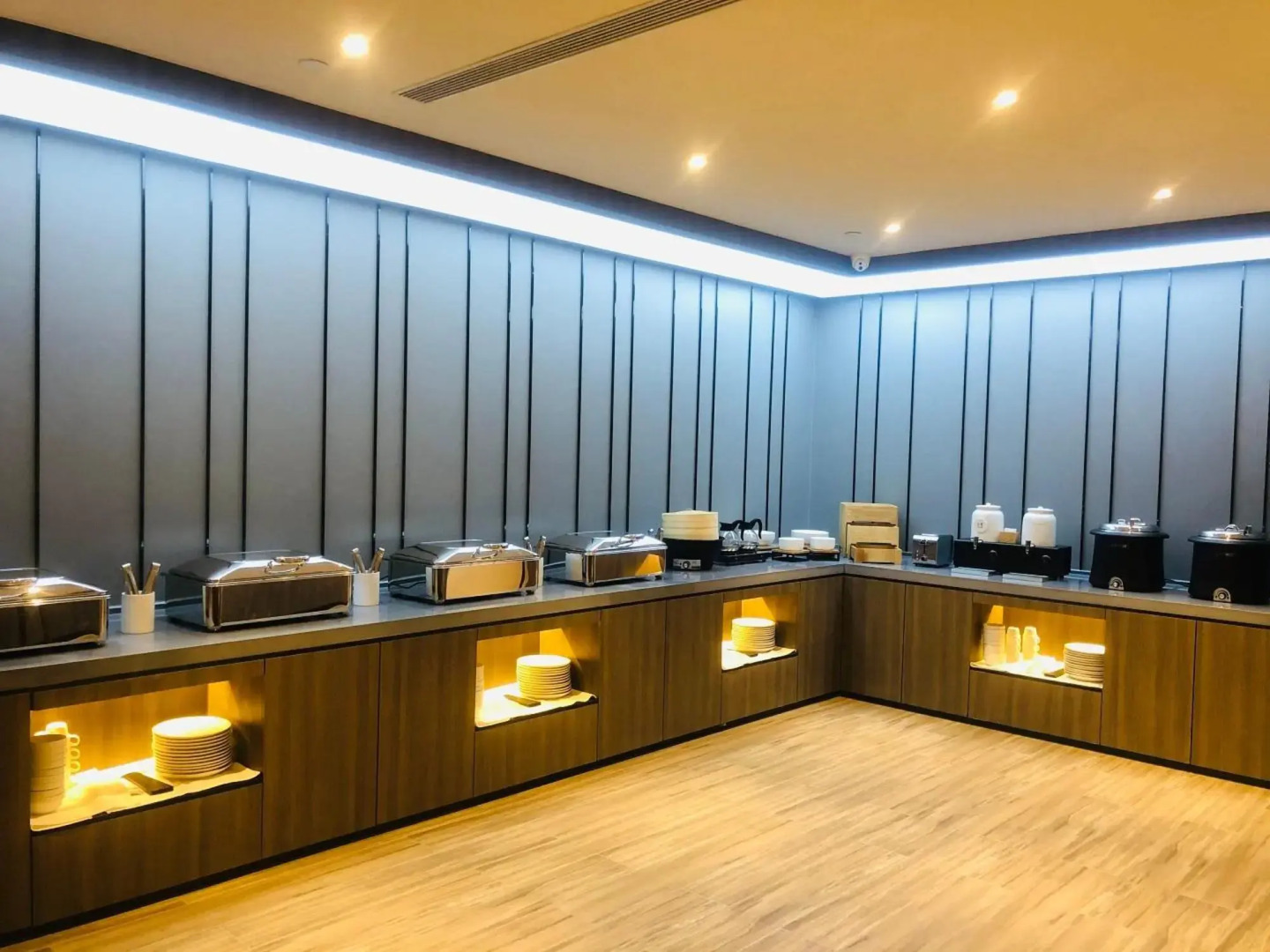 HanTing Hotel (Qitaihe Pedestrian Street)