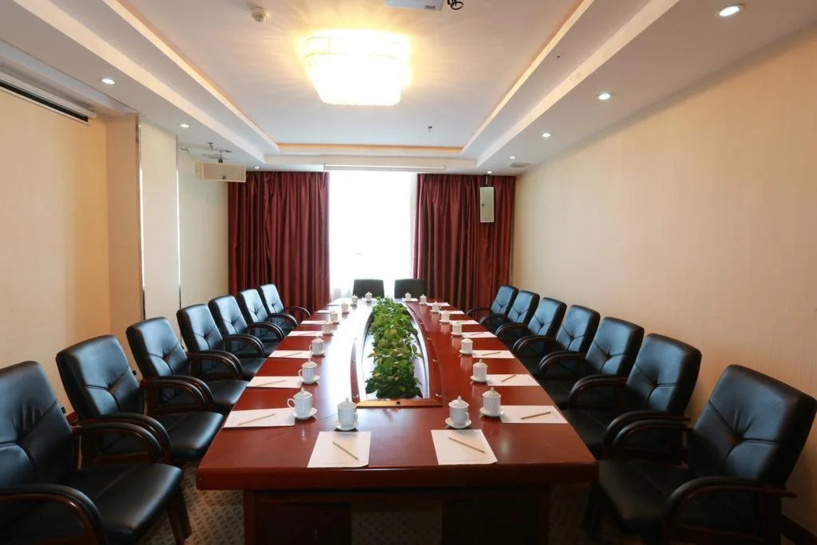 Qinzhou Jingtai Grand Hotel