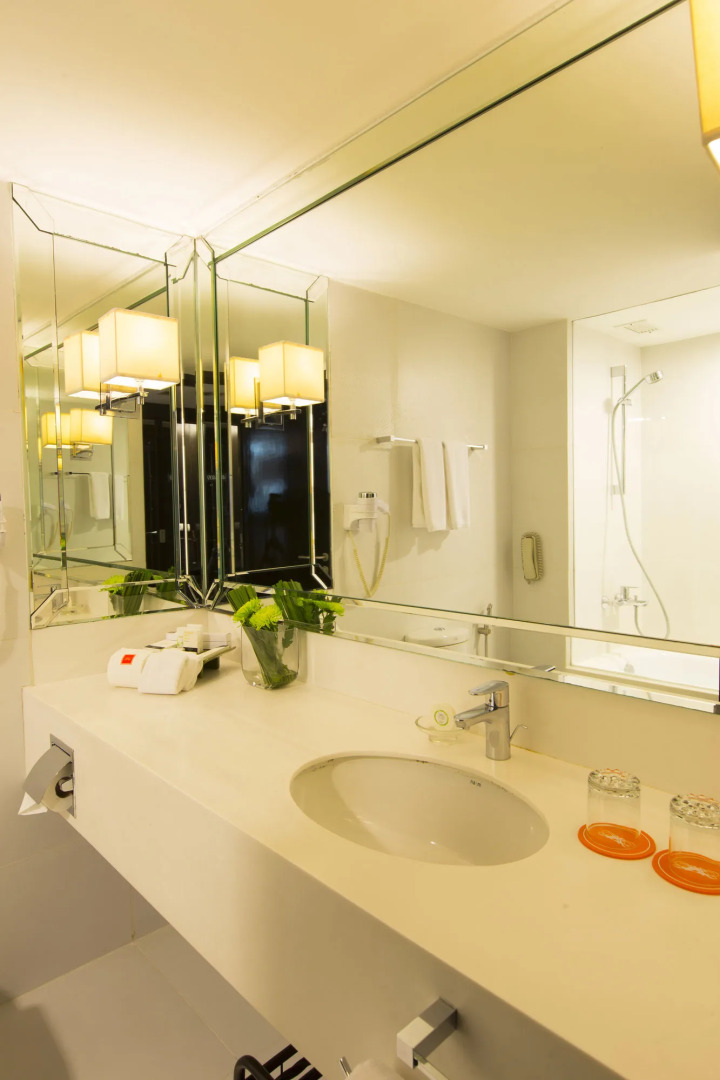 Midas Hotel & Casino