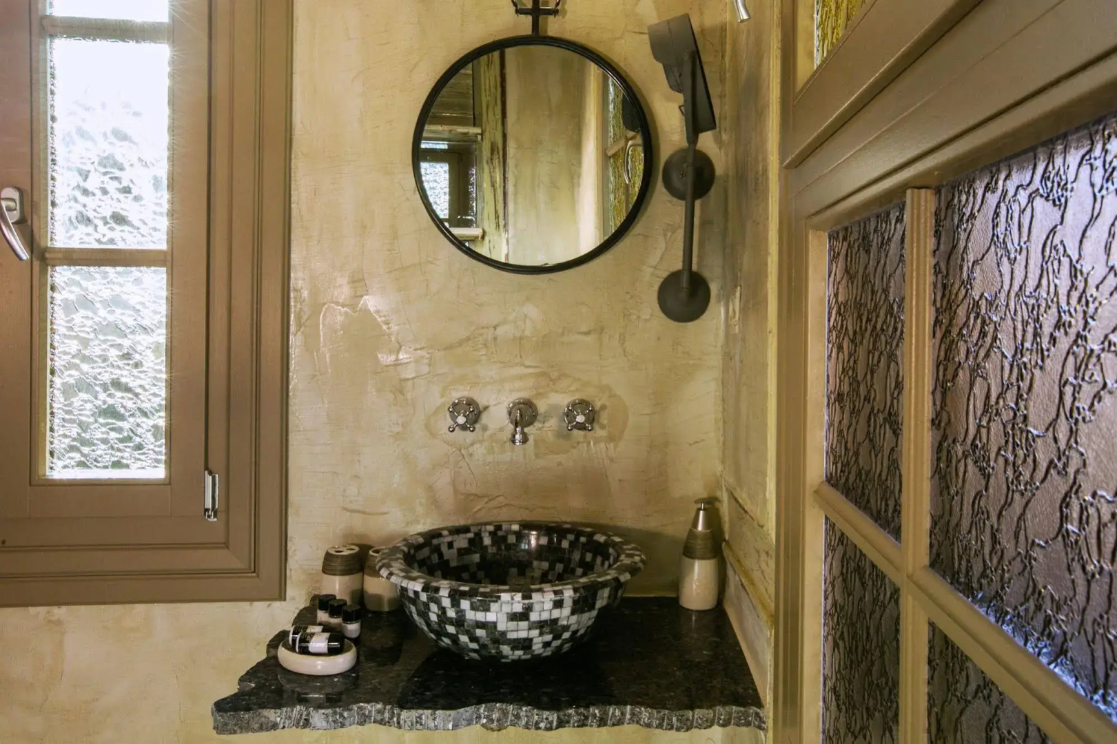 Classic Villa Ottoman