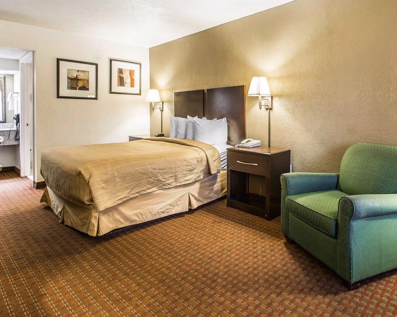 Quality Inn & Suites near Panama City Beach