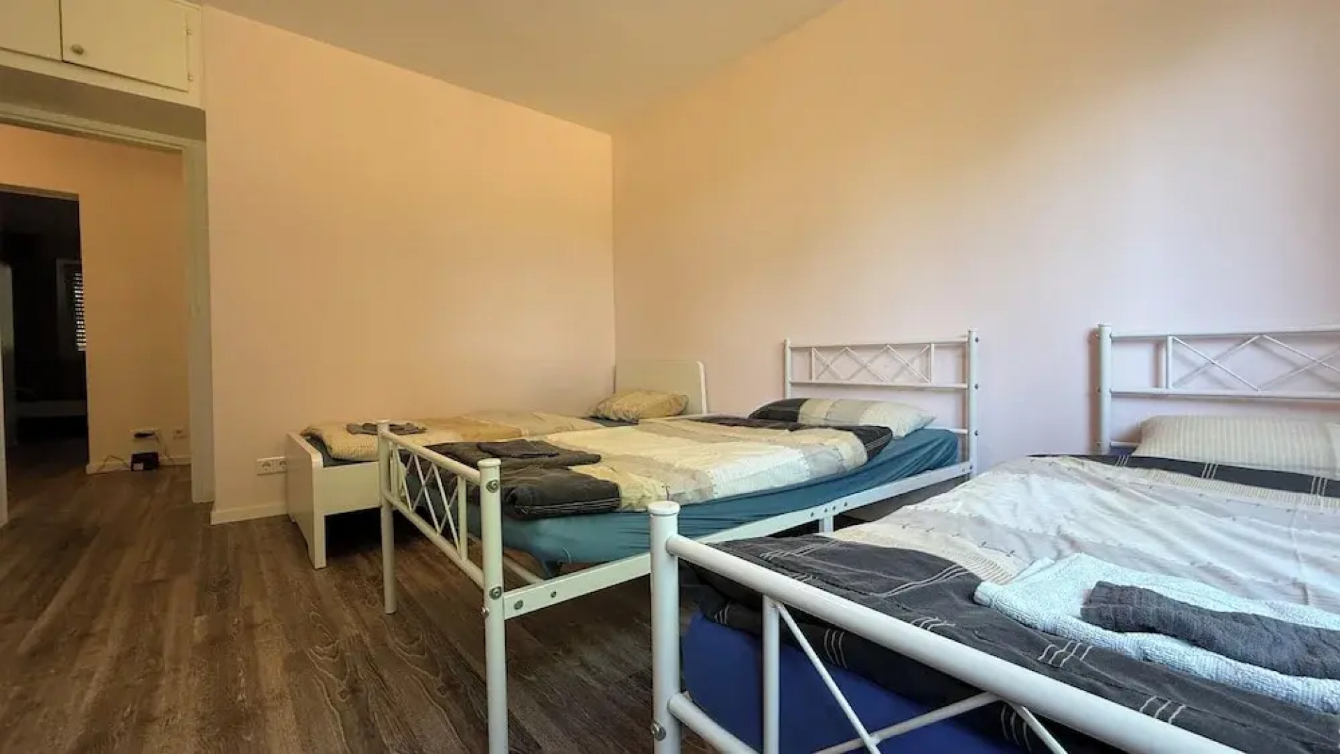 Three Bedroom Comfort Apartment Maintal