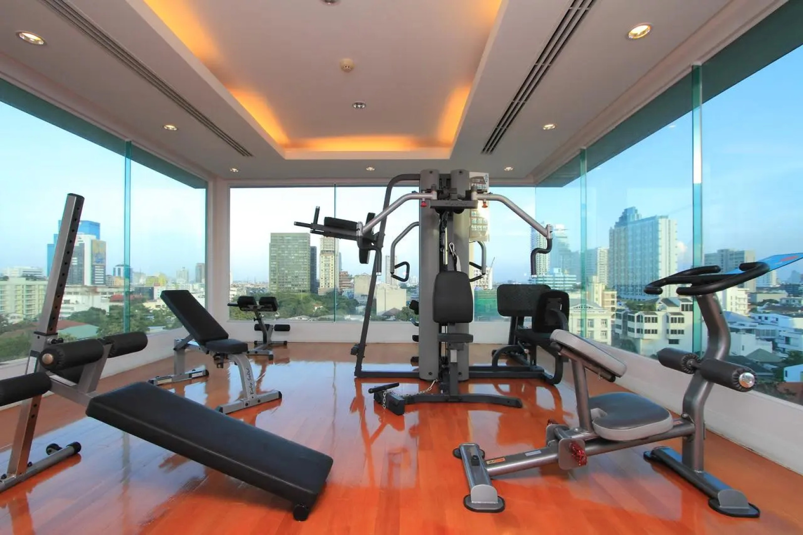 D Varee Montara Thonglor 25