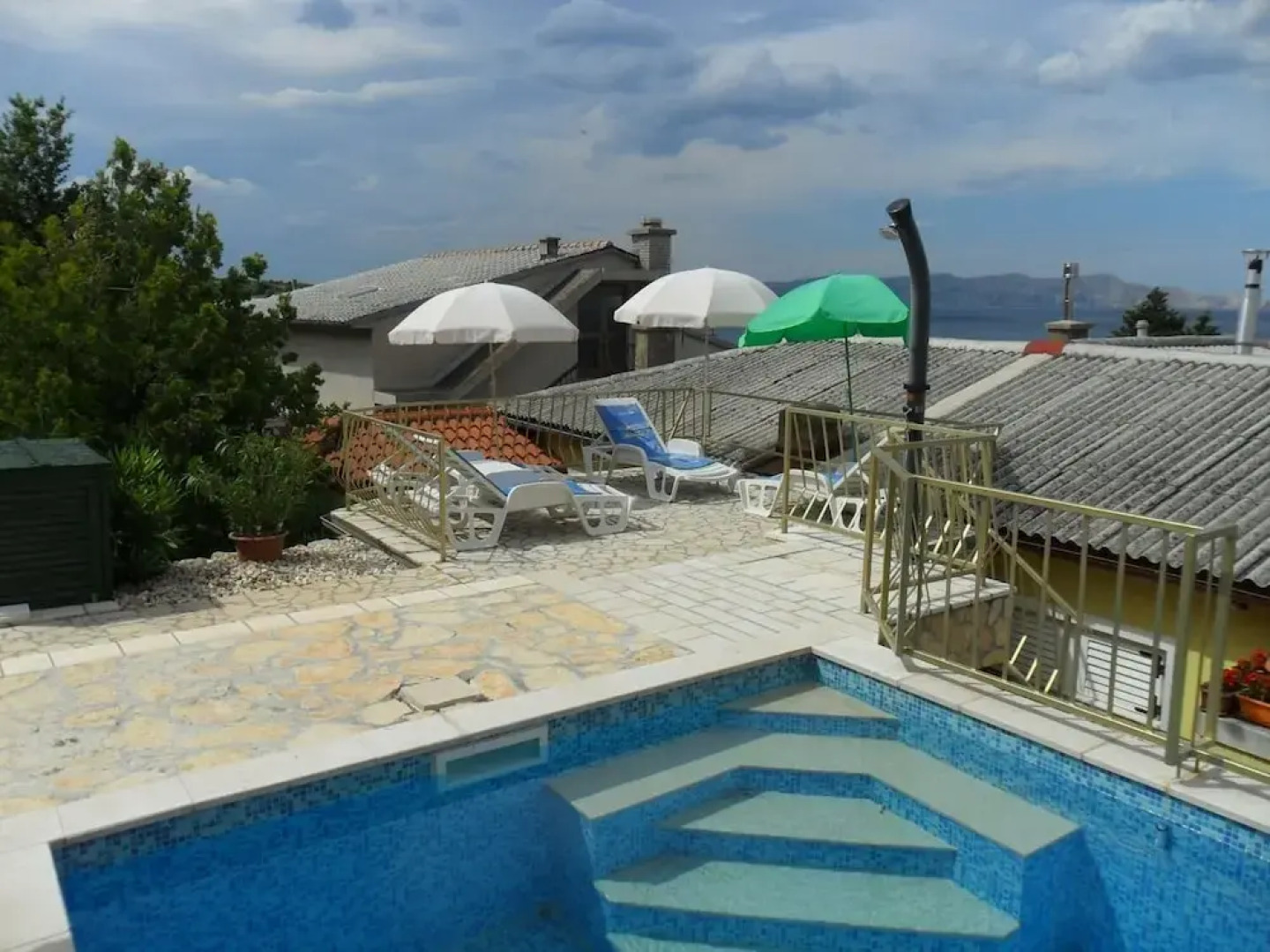 Zlato - With Pool - A3 Lovor