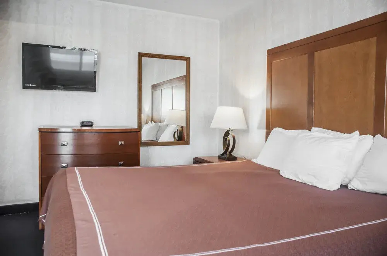 Rodeway Inn & Suites Niagara Falls