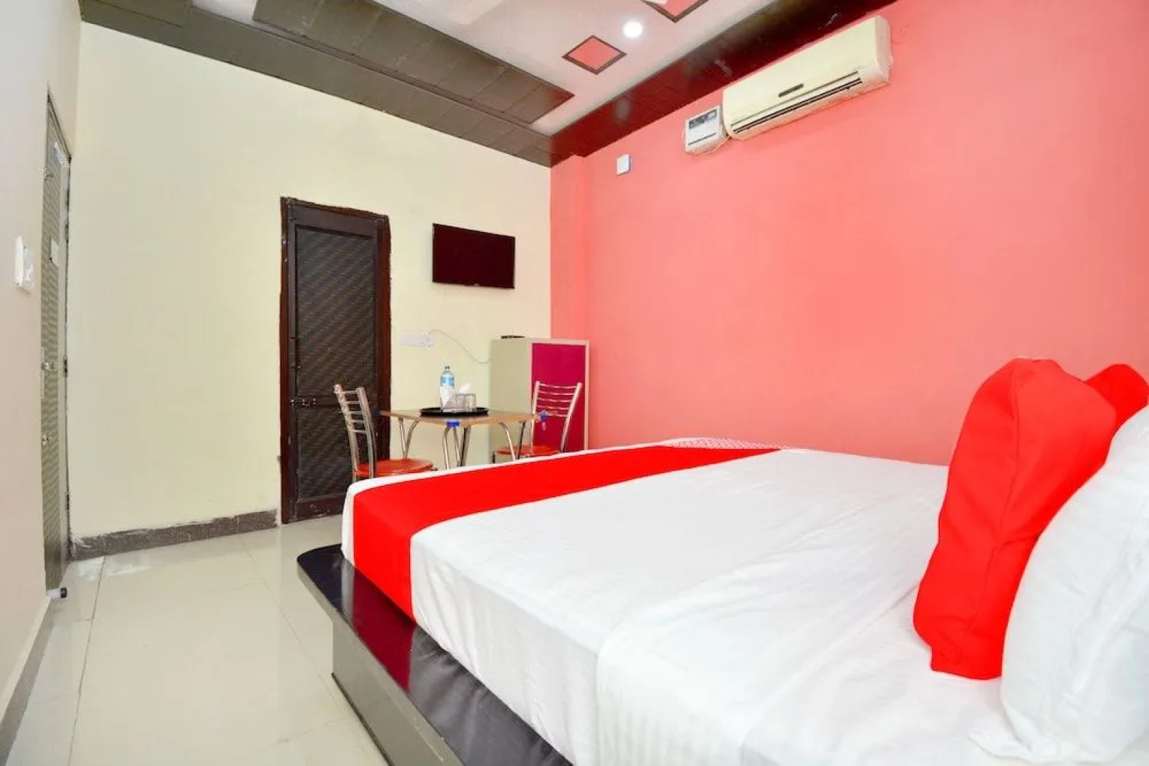 Oyo 42945 Surya Hotel