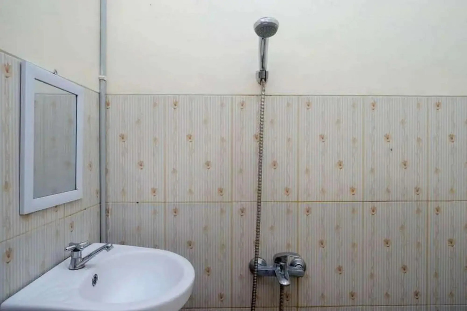 Oyo 2914 Teratai Guest House