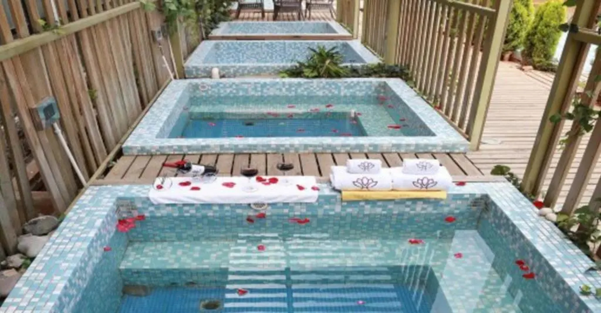 Hometown Lotus Hotel