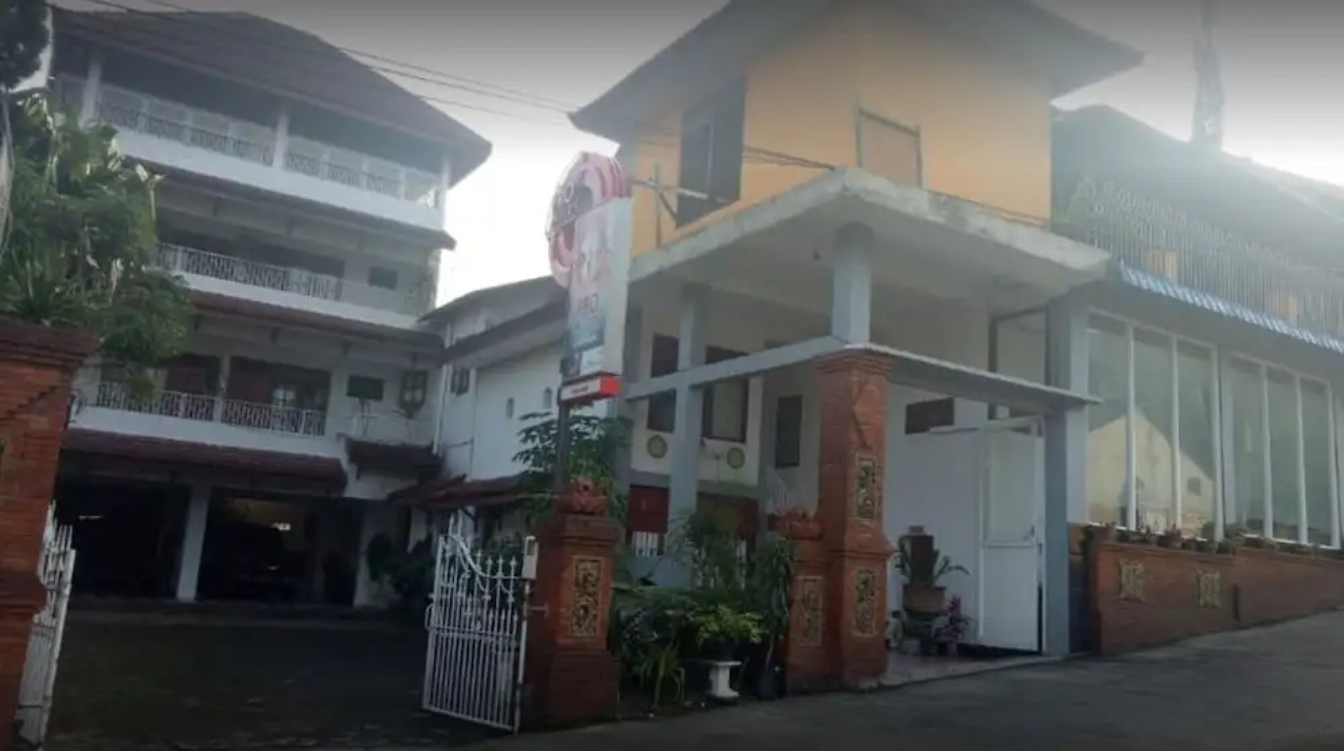 Wisma & Kantin Amanda by ZUZU