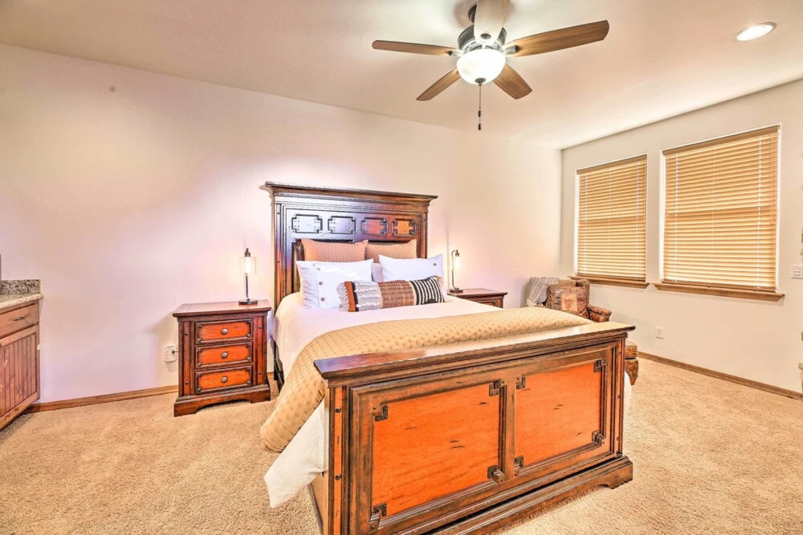 Patio, Deck & Grill: Spacious Show Low Home!