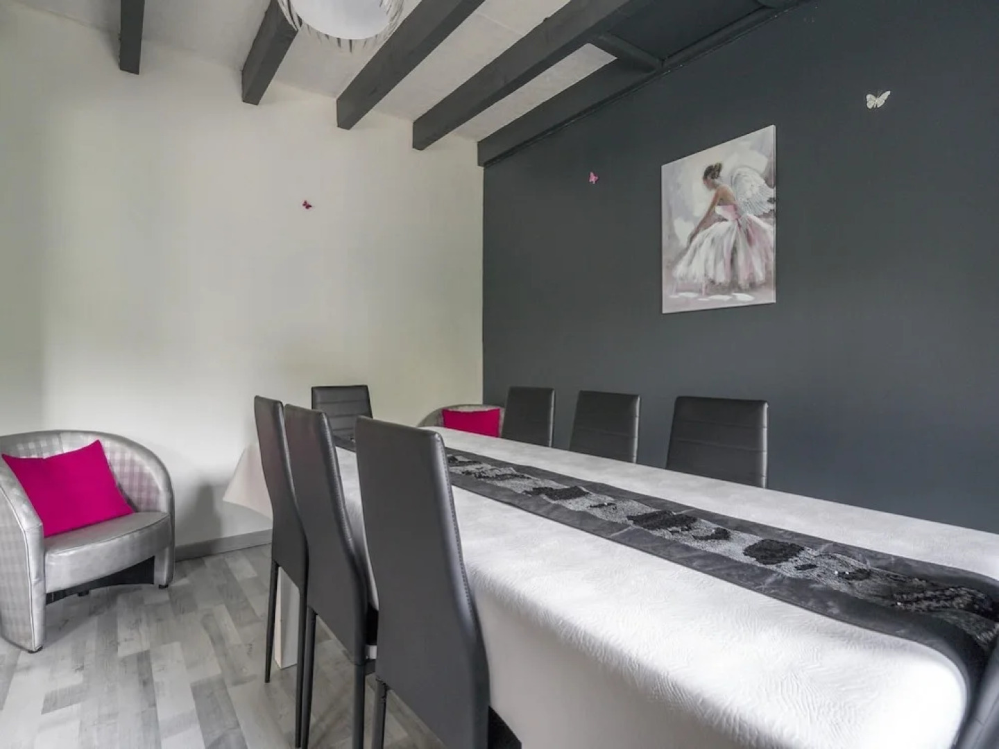 Attractive Holiday Home in Cessenon-sur-orb With Terrace