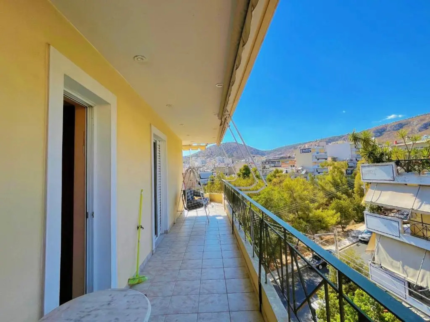 WSD Luxury Cozy 2BD Apt with study & City View Balcony