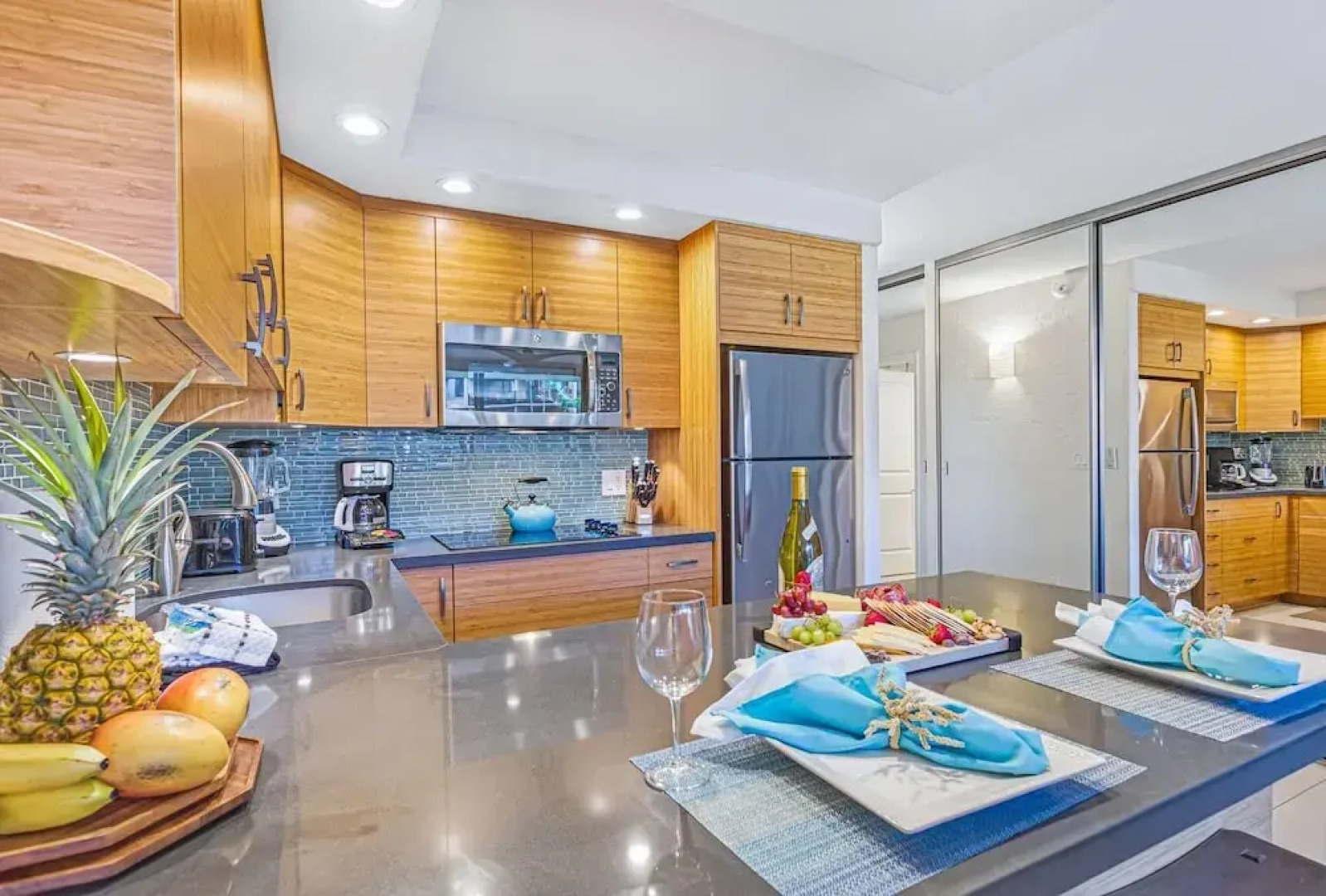 Papakea Oceanview Studio 0 Bedroom Condo by RedAwning