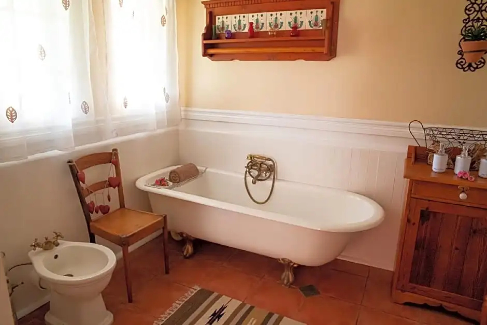 Roses And Pebbles B & B Guest House