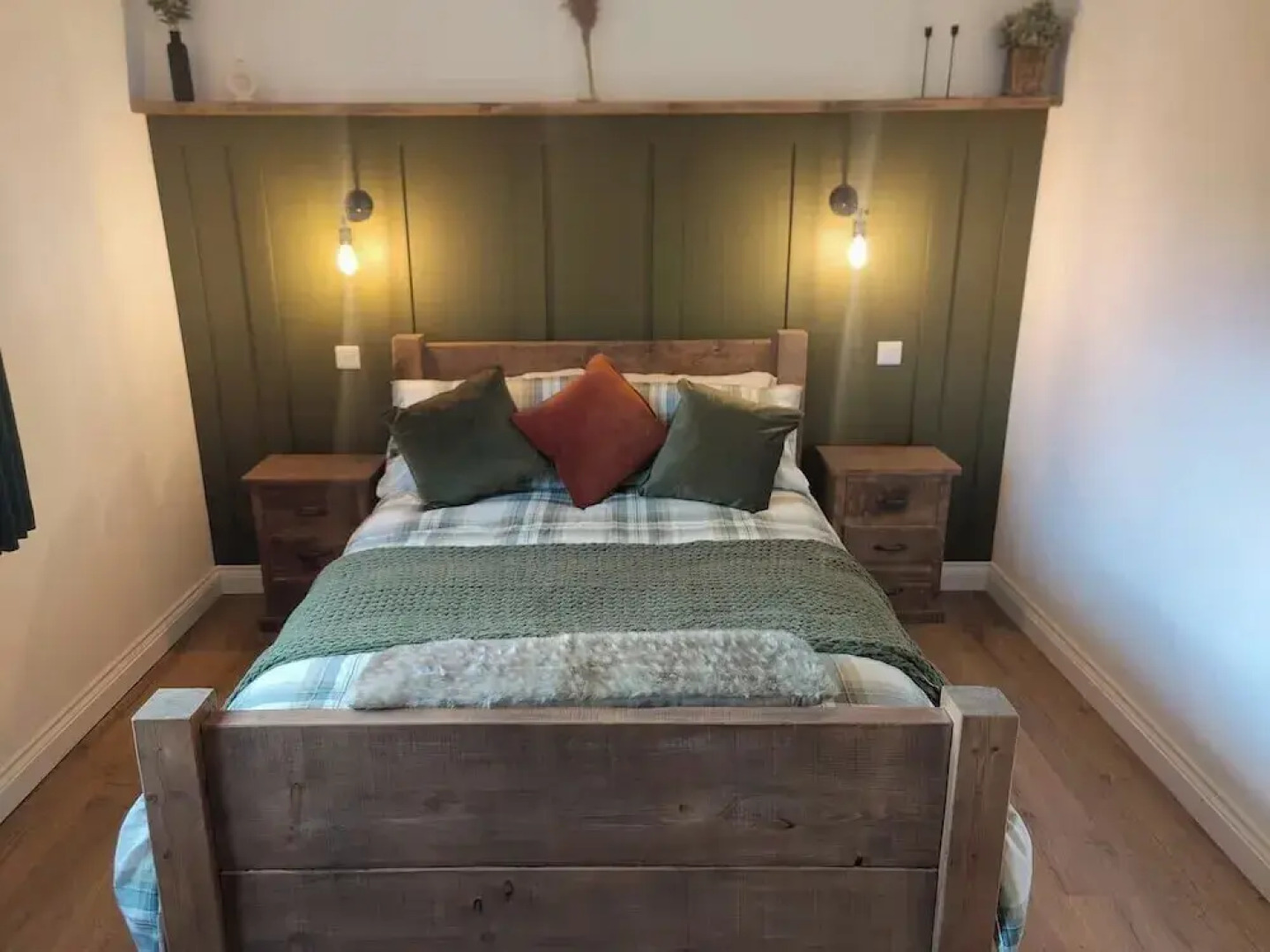 2-bed Coastal Cottage - Sleeps 4 - Pet Friendly