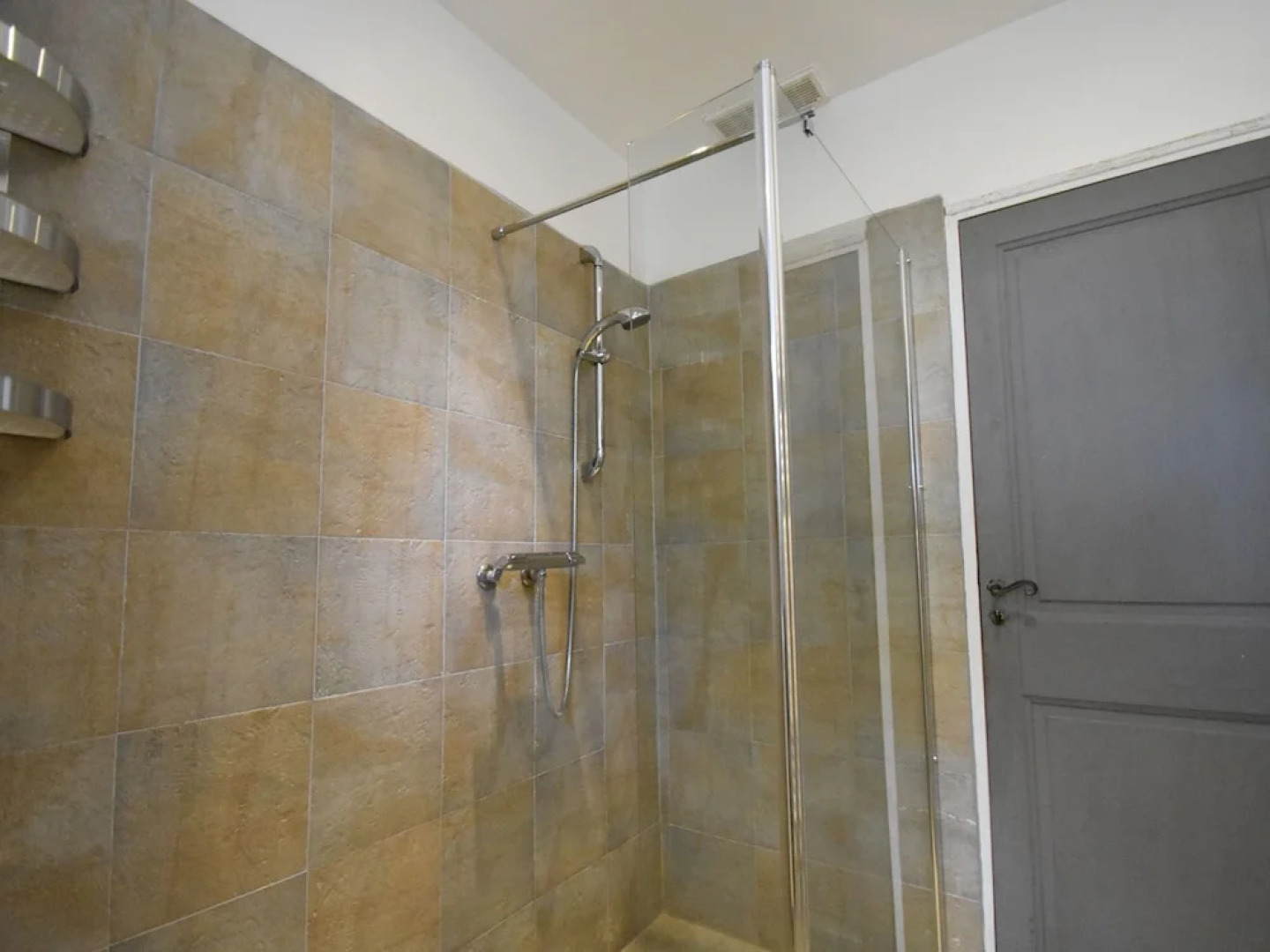 Charming Villa in Lauris South of France with Private Pool