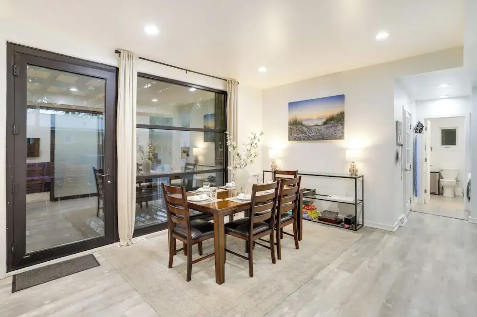 South Haven Oasis - Private Hot Tub, Pool & Grill!