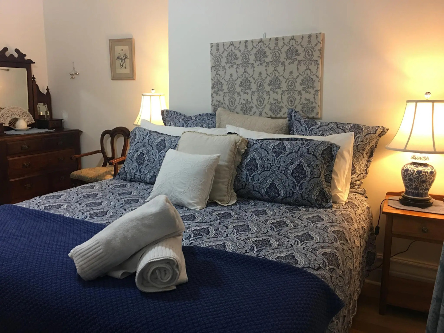 Cygnet Old Bank B & B Cafe & Gift Store