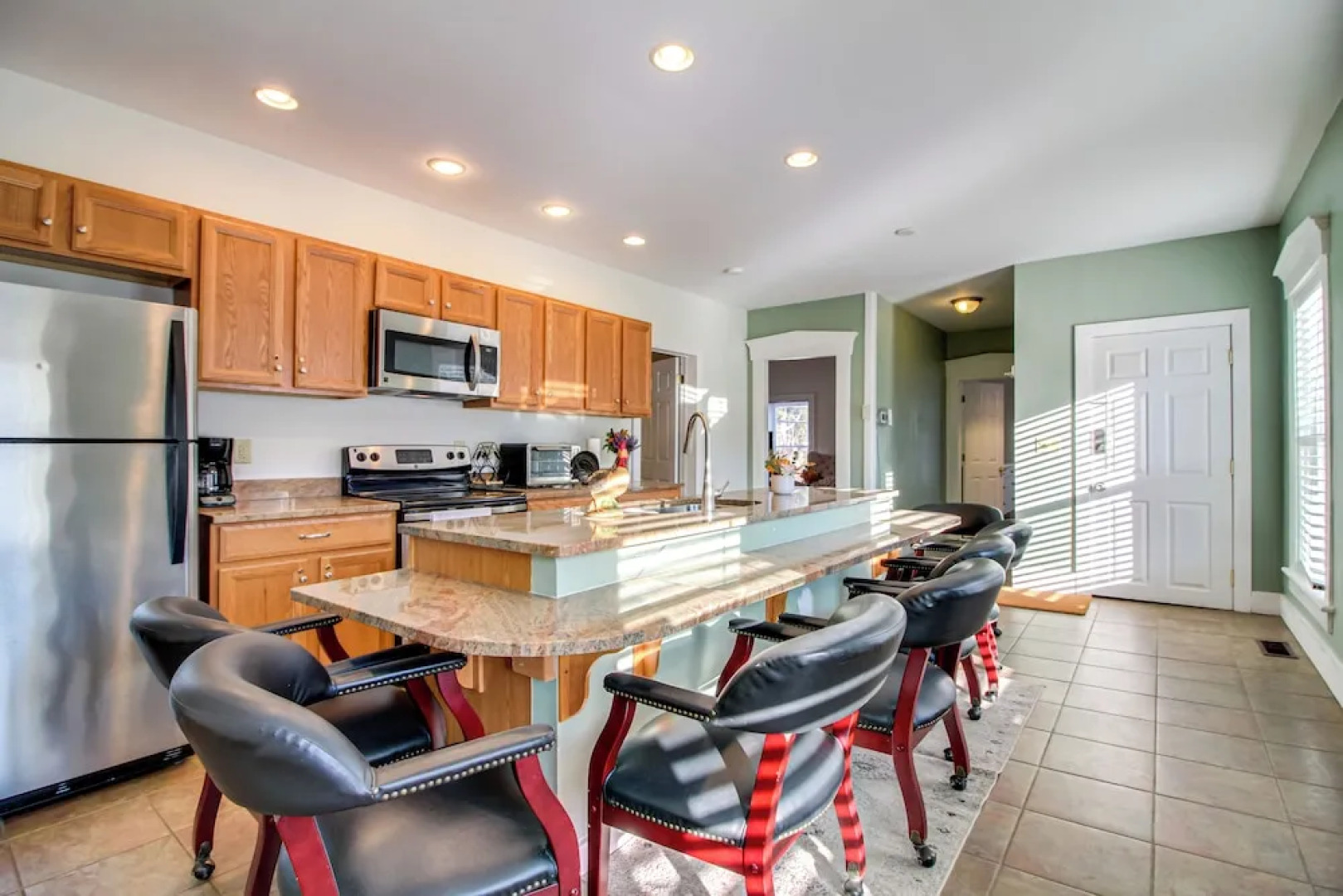 All-season Ludlow Apartment: 3 Mi to Okemo Resort!