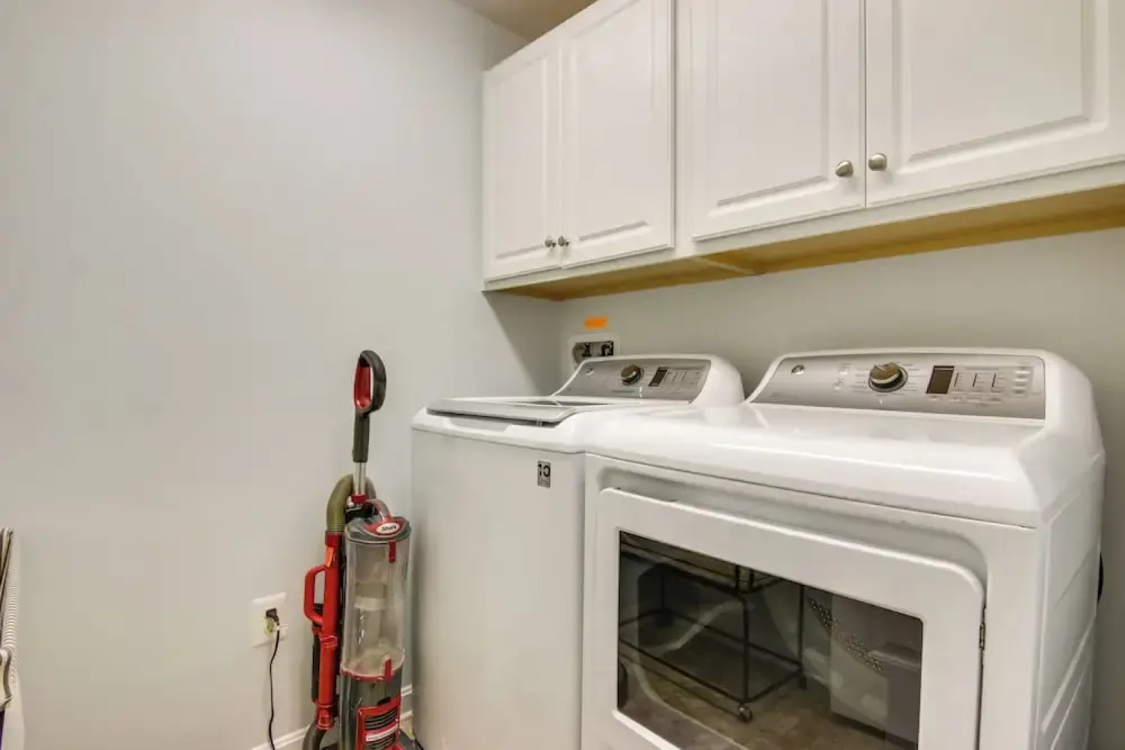 3 Mi to Bethany Beach: Townhome w/ Fire Pit