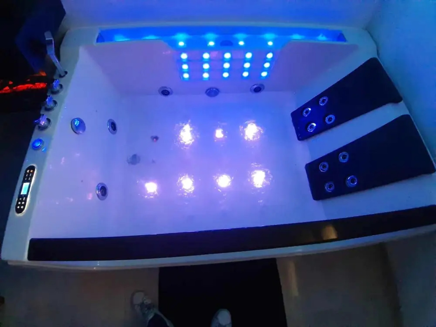 Apartment with 2 Bedrooms in Waterloo, with Wifi