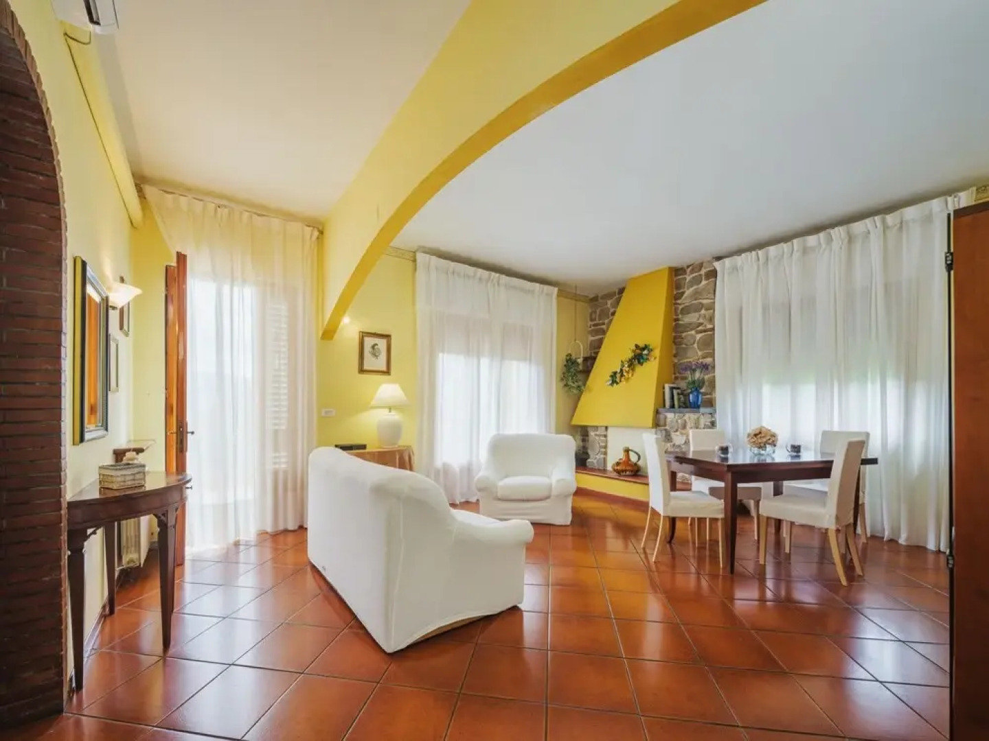 Bataba Villa A Roggio