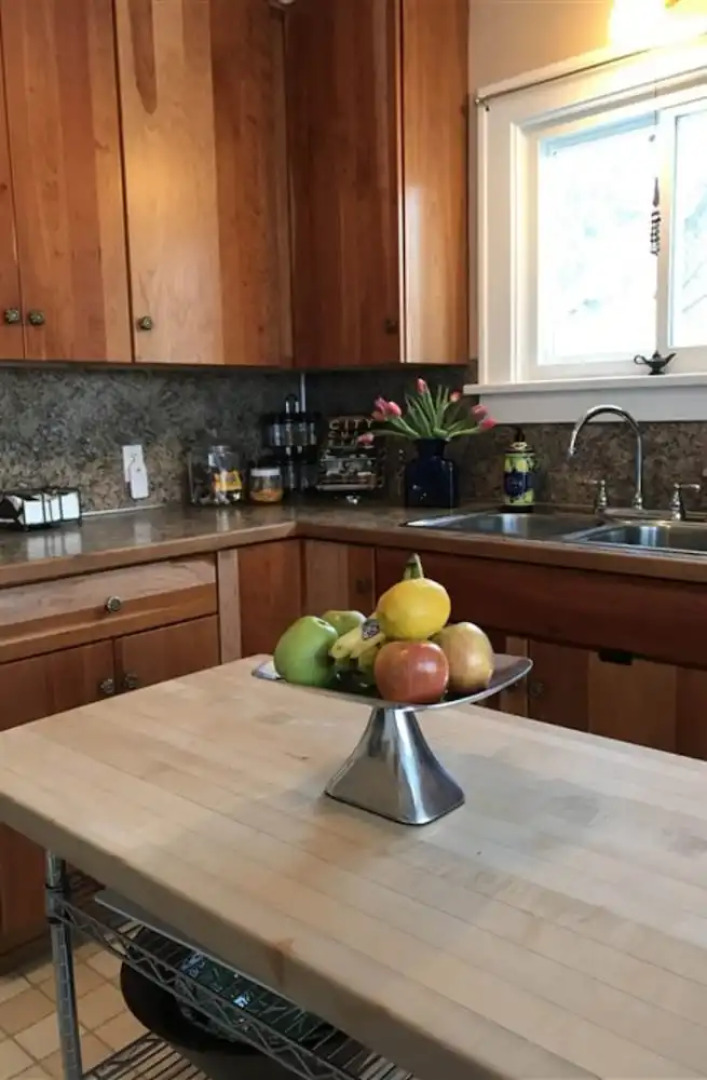 Lacey's Place A Guesthouse